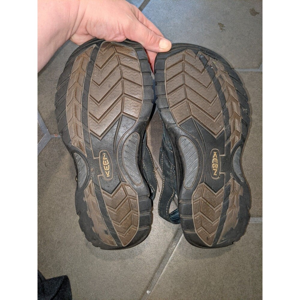 Keen Strappy Black Leather Sandals Women's 8.5 Closed Buckle Heavy Duty Walking - Picture 8 of 11